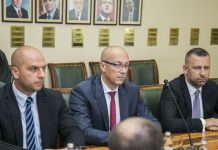 Igor Simiq thotë se deklarata e Pandeli Majkos për hapjen e kufirit Kosovë-Shqipëri rrezikon paqen