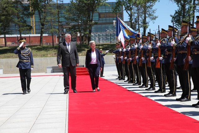 1-Vizita-e-sekretares-së-shtetit-të-Forcave-të-Armatosura-të-Francës-znj-Genevieve-Darrieussecq