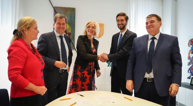 35196953_10156478771267451_6164852089374638080_n-650x358