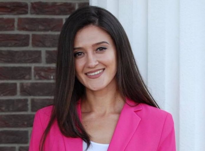 36241581_637570583273662_4302412557383106560_n