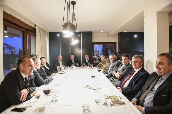 auto_36381151_825323337592082_6420589105196826624_n1530221343