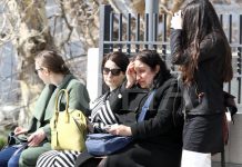 Familjarët të turqve të dëbuar nga Kosova trokasin në Kushtetuesen