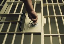 Të burgosurit i gjendet drogë në dhomë