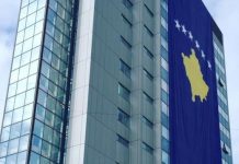 Udhëtimet zyrtare dhe mëditjet e luksit