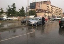 Të reshurat shtojnë aksidentet, policia bën thirrje për kujdes