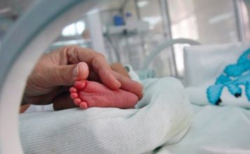 Në 24 orëshin e fundit 31 foshnje lindin në QKUK, një nënë sjell në jetë trinjak