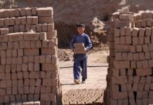 Gjysma e fëmijëve në Afganistan nuk shkojnë në shkollë