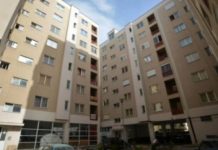 Një grua tentoi të hidhet nga ndërtesa, arsyeja problemet ekonomike