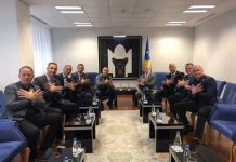 Haradinaj përkrah Xhaken e Shaqirin, e bën Shqiponjën në zyre