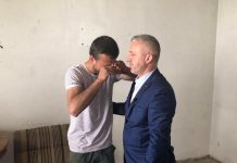 Fytyra e shpresës: Halil Kastrati, ai që lotët e hidhërimit po i kthen në lot gëzimi (Video)