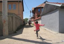 Nxënësit në shtëpi – mësimdhënësit në grevë