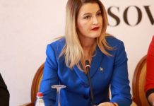 Ministrja Hoxha uron Bajramin: Shëndet, paqe e lumturi!