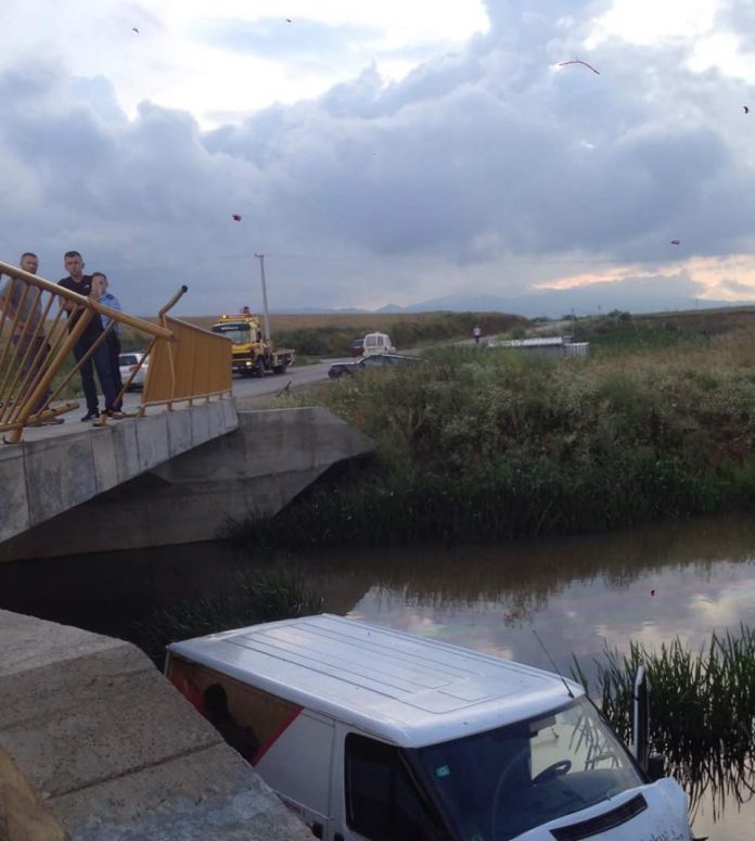 28CF90D6-2171-41F2-B3EC-81F26FA527D1