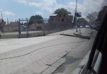 Shtyllat elektrike të vjetra rrezik për qytetarët e Podujevës