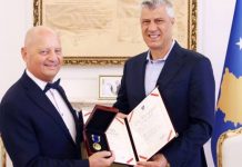 Thaçi dekoron me medalje presidenciale ish-zyrtarin zviceran
