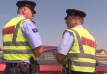 Patrullimi i Policisë së Kosovës me vetura civile (Video)