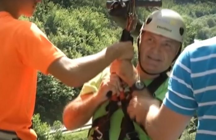 auto_Meta-zipline1533556031