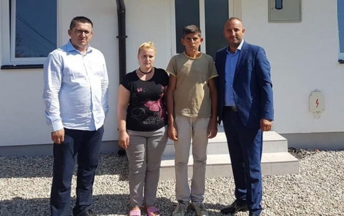 auto_Shpia51533537180