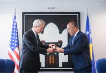 Haradinaj nderon ambasadorin Delawie me Hartën e Artë të Kosovës