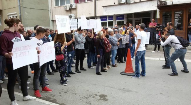 protesta-gjakove-2-1-650x358 (1)