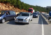 Pas Bajramit, kosovarët ia mësyjnë bregdetit – Bllokohet “Rruga e Kombit”