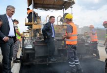 Fillon riasfaltimi i rrugës Prishtinë – Podujevë (Foto)
