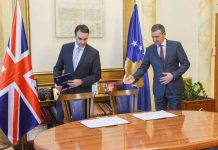 Britania e Kosova me memorandum për dekorruptimin e politikës kadrovike