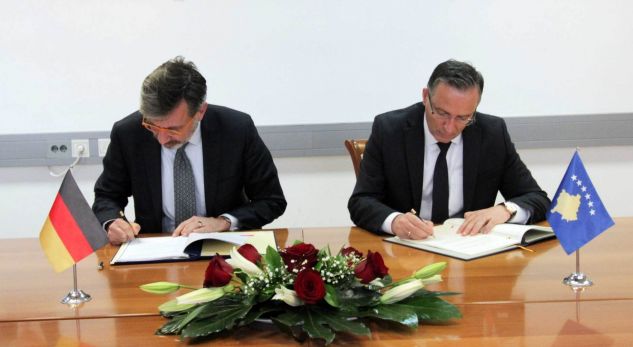 bedri-hamza-dhe-ambasadori-christian-heldt-nenshkruan_1536730193-5091597