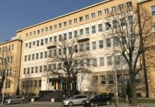 Kosovari dëshmon në Beograd si u plagos nga forcat serbe