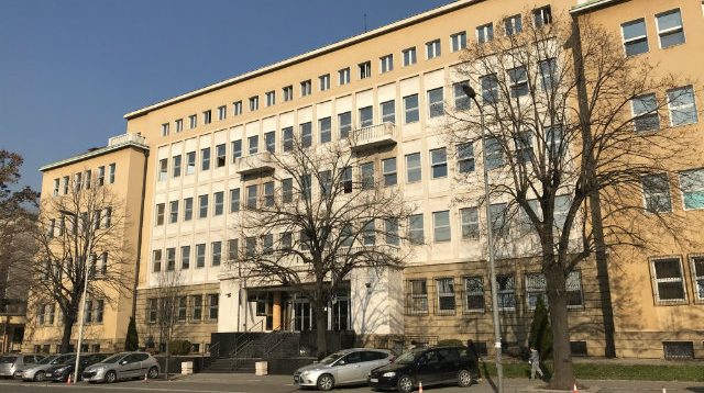 des-1-640x358