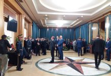 Veseli e Haradinaj bëjnë homazhe para arkivoleve të kolonel Ahmet Krasniqit dhe Qazim Jakupit