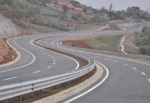 Qeveria maqedonase: Intensifikohen punimet në autostradën drejt Kosovës