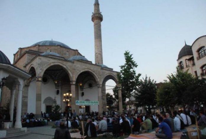 auto_Tophane_te_Prishtines1538738674