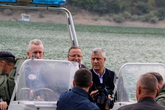 auto_hashim_thaci_ujman_anije1538231458