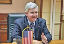 Scott: SHBA-ja nuk do të përkrahë çdo zgjidhje që pajtohen Kosova e Serbia