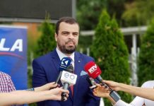 Fjala: Kërkojmë largim të menjëhershëm nga puna të “profesorit” që rrahu nxenësin
