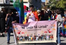 Kjo është ministrja që po merr pjesë në paradën e LGBTI-së