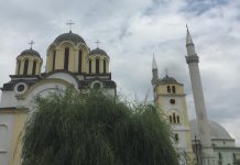 Hajnat ndërrojnë destinacion, ua mësyjnë xhamive e kishave