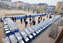 Komuna e Podujevës shpërndan pajisje për 100 bletarë llapjanë (Foto)