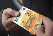Një person në Podujevë deponon në bankë 50 euro të falsifikuara