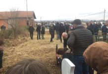 Lot e dhimbje në varrimin e të riut në Surkish (Foto-Video)