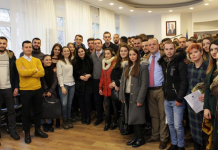 Ministri Gashi nënshkruan kontratat për financimin e 70 ndërmarrësve të rinj