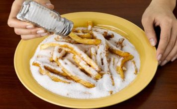 Këto janë shenjat të cilat tregojnë që po konsumoni shumë kripë