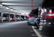 Serbët e dehur përgjakën për parking