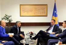 Limaj: Mësimdhënësit të trajtohen me dinjitet, SBASHK-u të ndalë grevën
