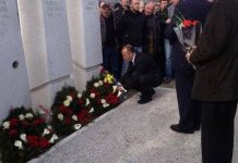 Haradinaj përkujton Jusuf e Bardhosh Gërvallën dhe Kadri Zekën