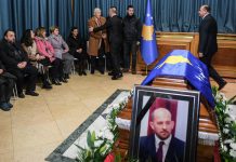 Qeveria ndan 15 mijë euro për familjen e Arian Dacit