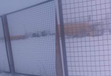 Aksident në Merdare, kamioni godet sportelin në kufi (Foto)