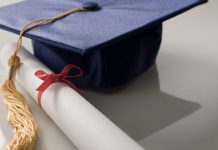 “Po kthehem në shtëpi me dy diploma”, nuk ka punë për Marigona Krasniqin