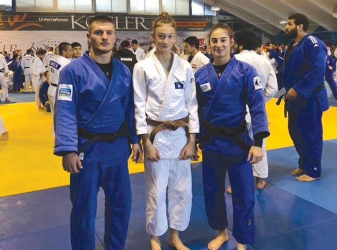 auto_debora1-sp1547800403